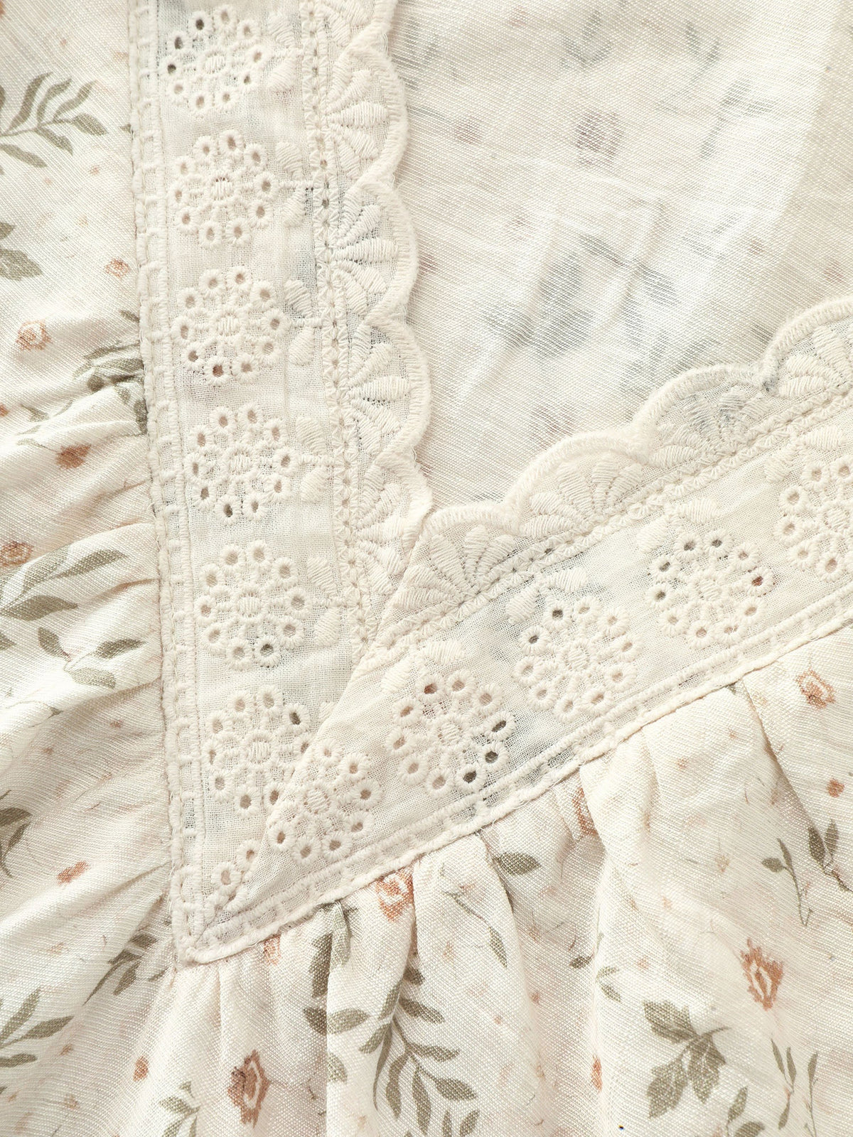 Floral Print Lace Neckline Blouse