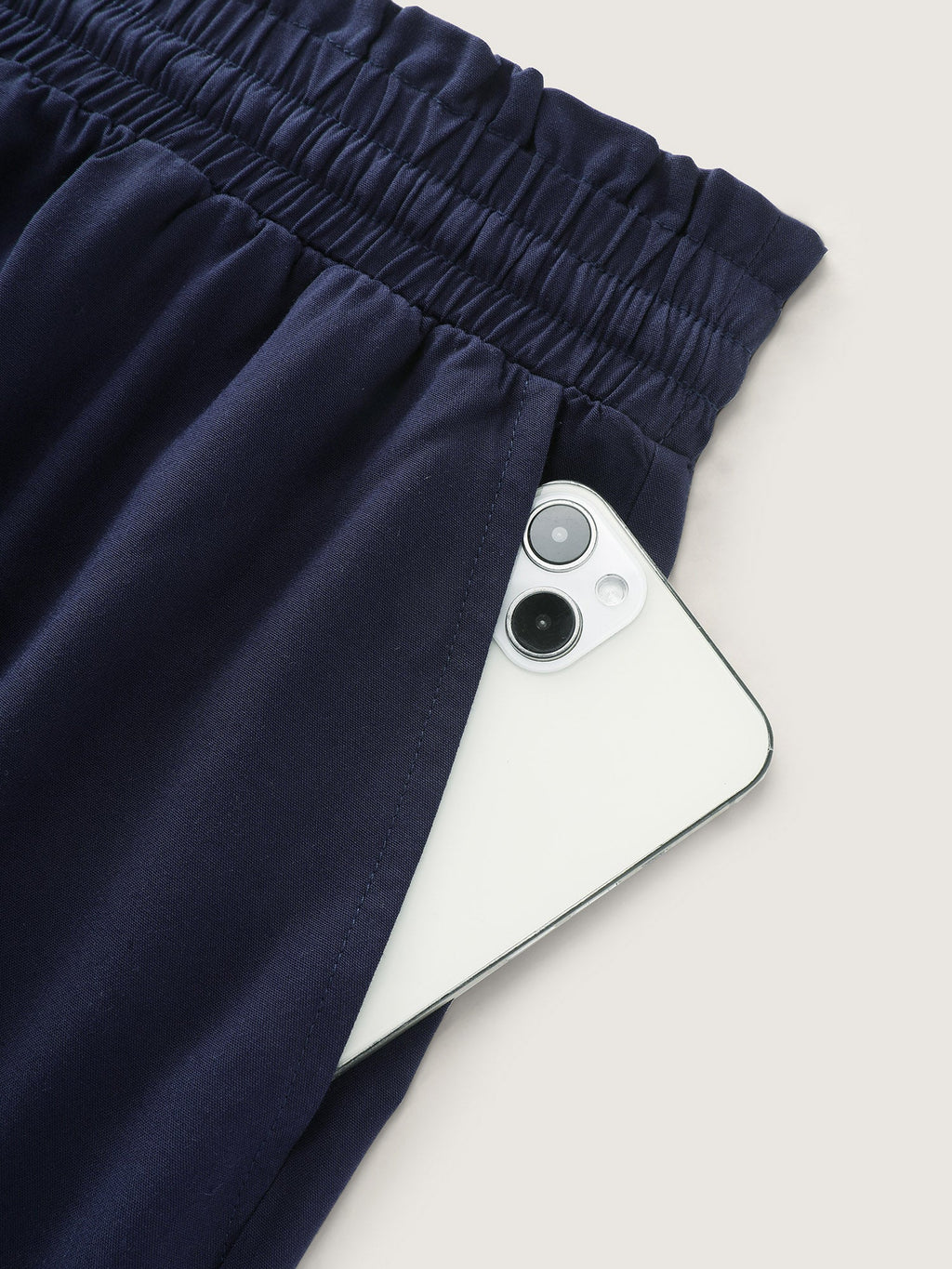 Drawstring Waist Pockets Relaxed-Fit Shorts
