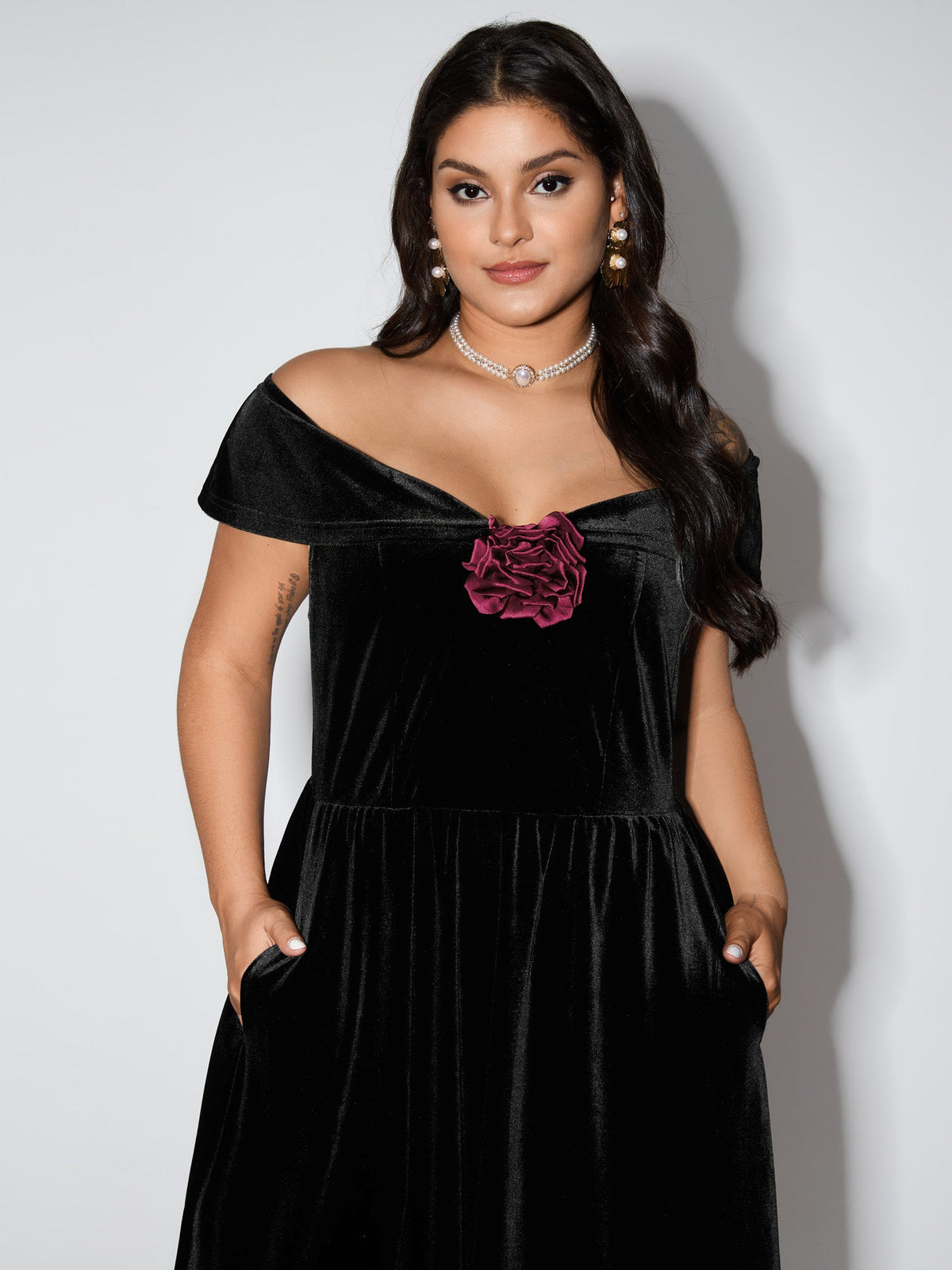 Off-Shoulder 3D Floral Detail Midi Dress
