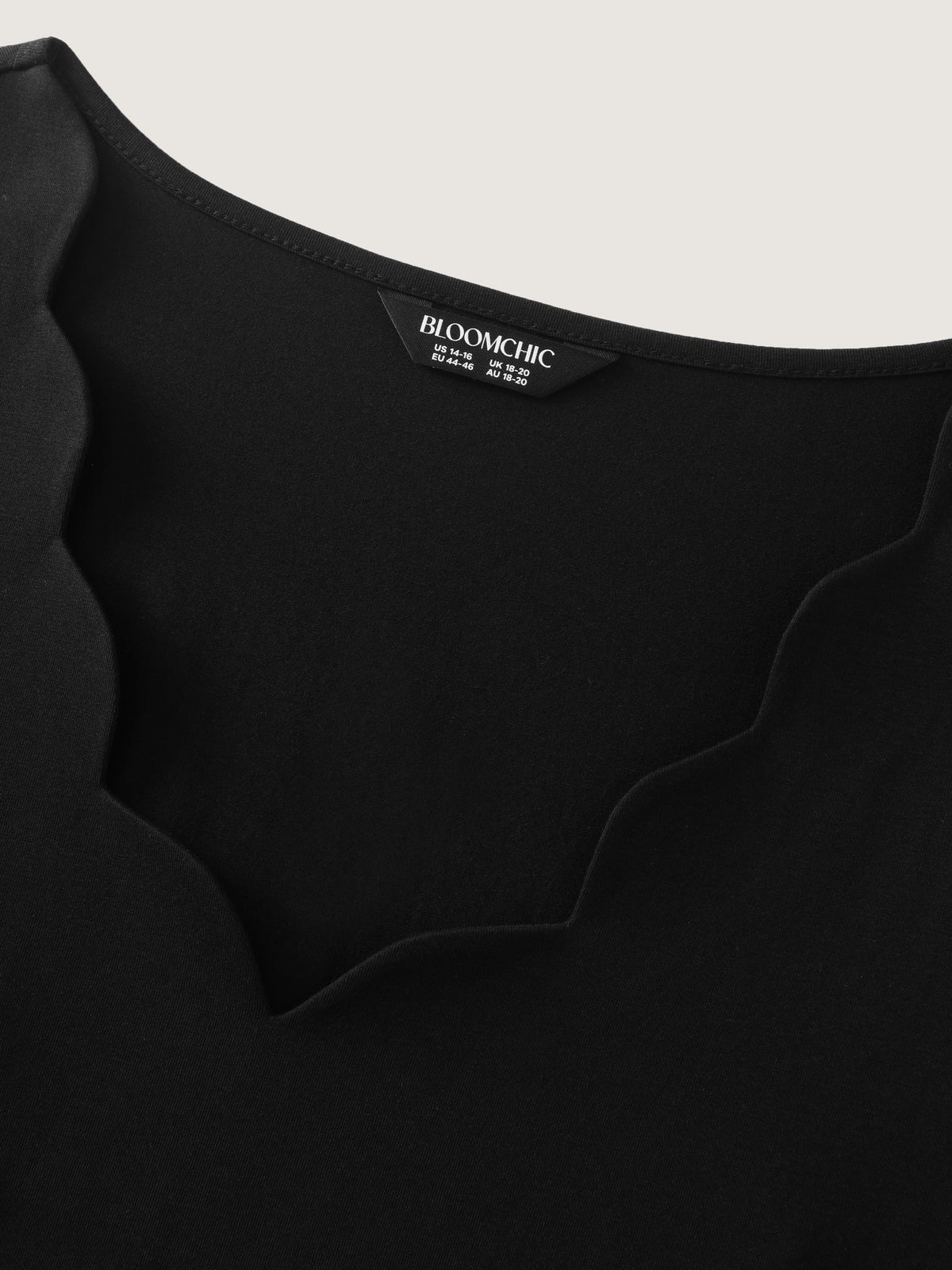 Cotton Wave V Neck Three Quarter Sleeve Knit T-Shirt