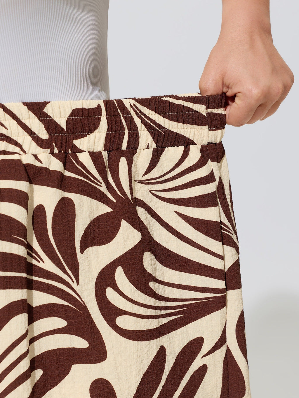 Abstract Print Elastic Waist Shorts