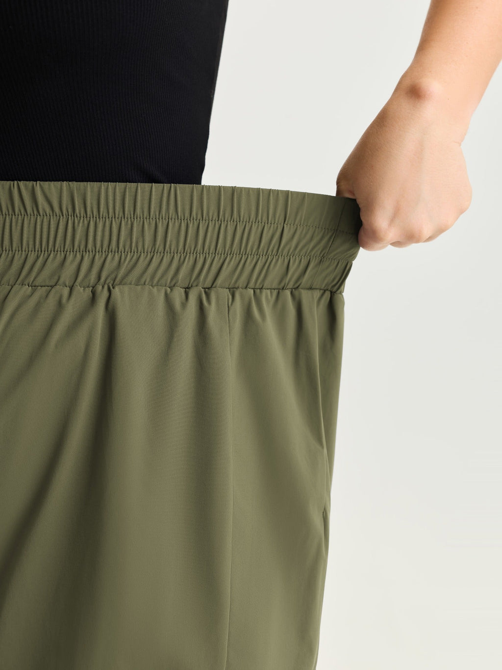 Stretchy Curvy Hem Shirred Waistband Shorts