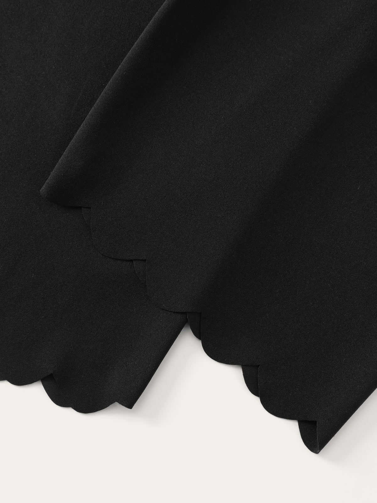 High Waist Scallop Hem Capri Leggings