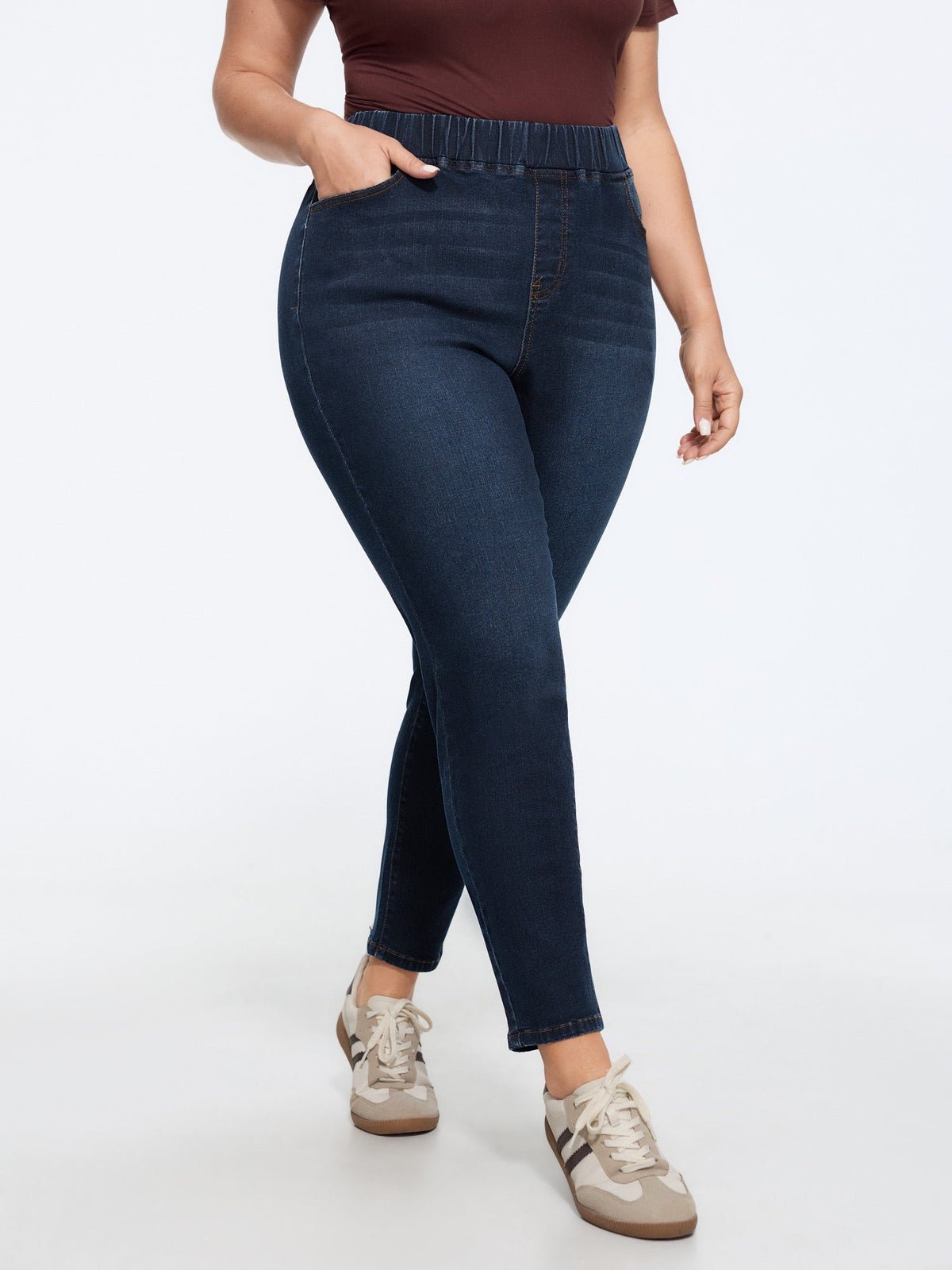 Stretch Pull‑On Pockets Jeans