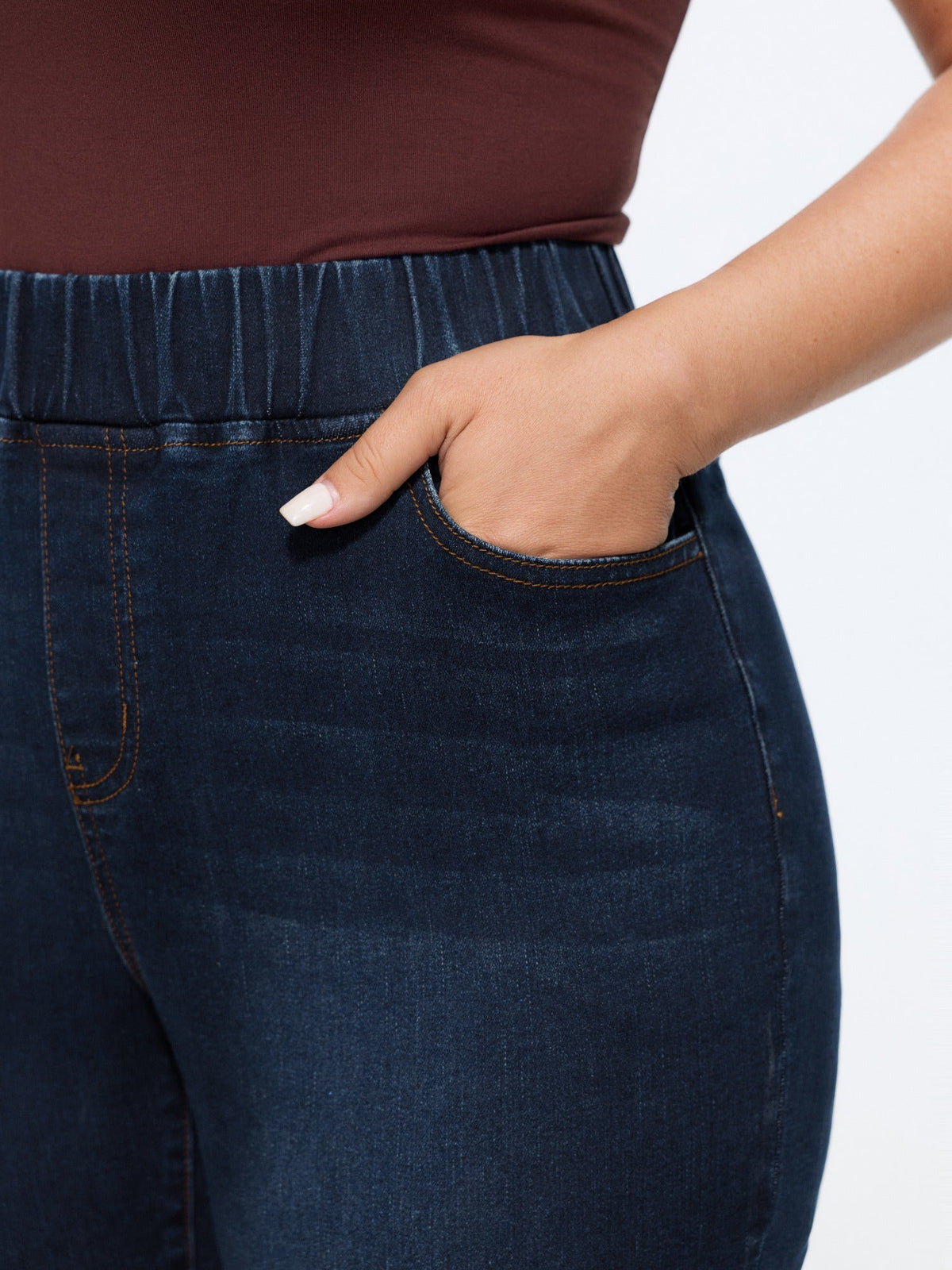 Stretch Pull‑On Pockets Jeans
