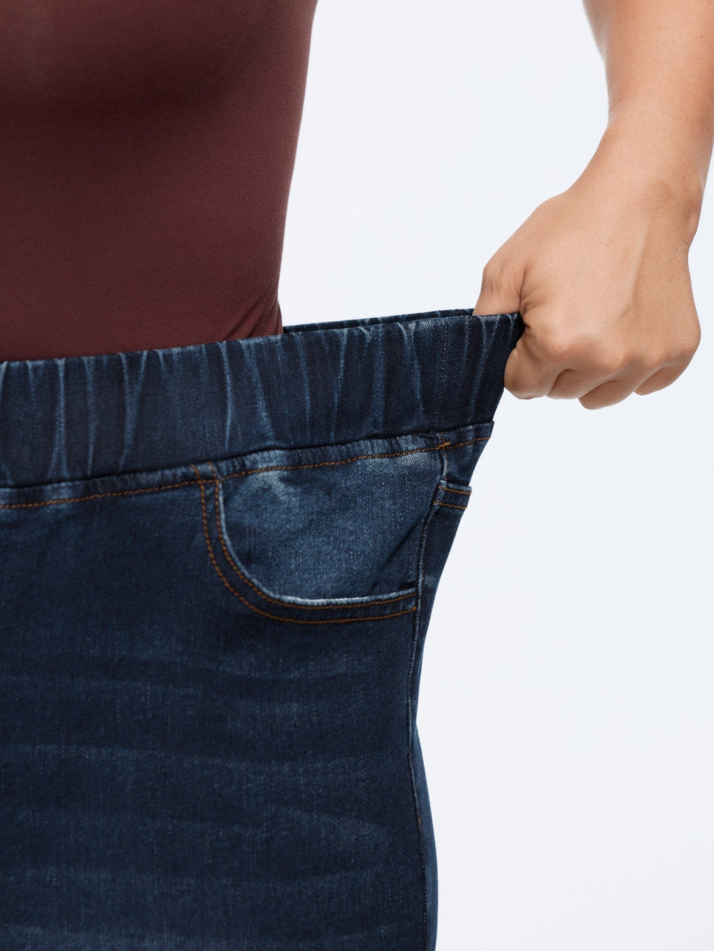 Stretch Pull‑On Pockets Jeans