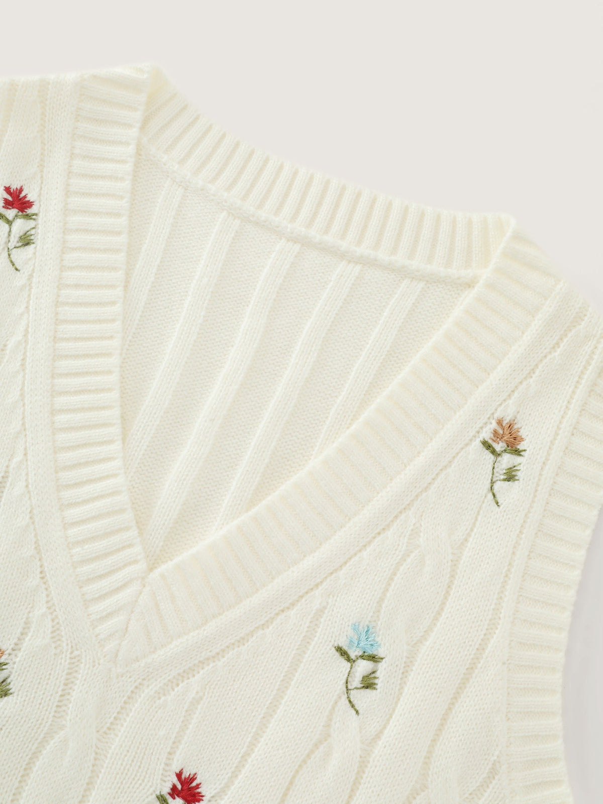 Floral Embroidery V‑Neck Cable Knit Sweater Vest