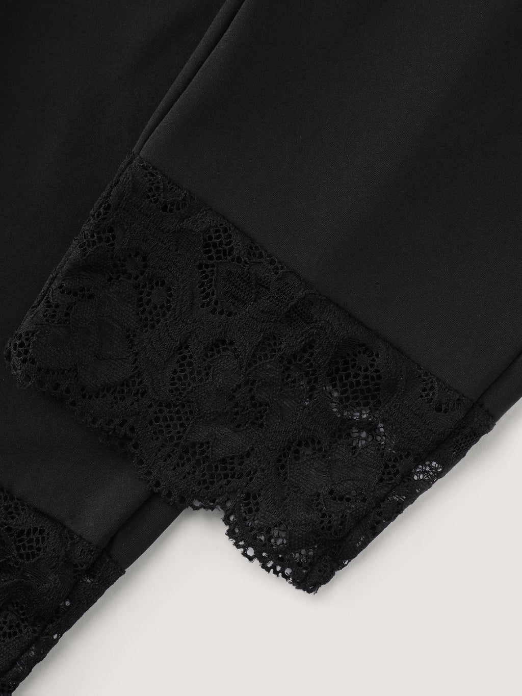 Stretch Crossover Waist Lace Trim Pocket Leggings