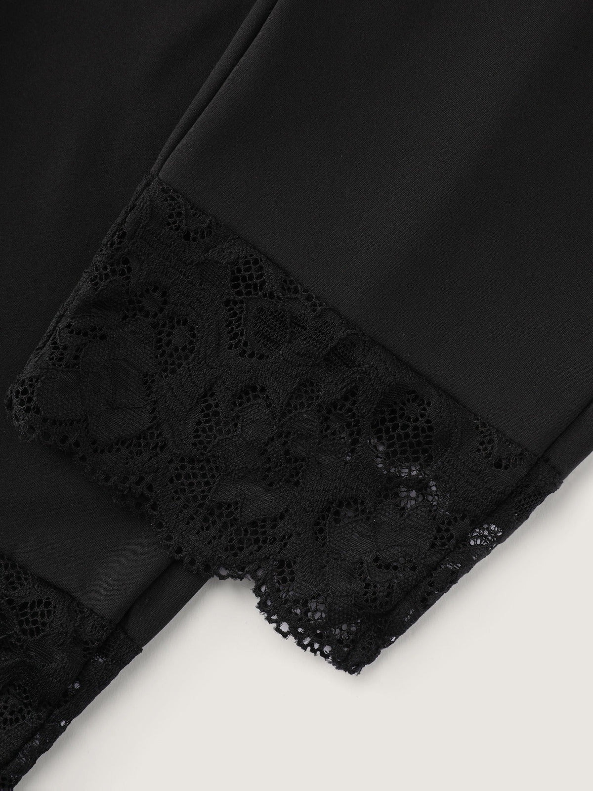 Stretch Crossover Waist Lace Trim Pocket Leggings