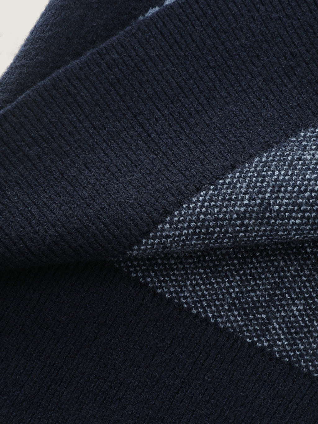 Supersoft Starfish Shell Jacquard Button Front Cardigan