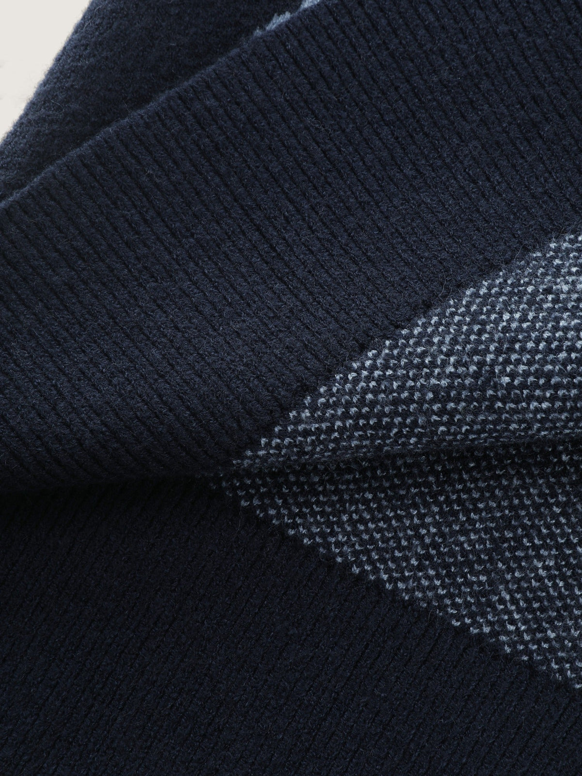 Supersoft Starfish Shell Jacquard Button Front Cardigan