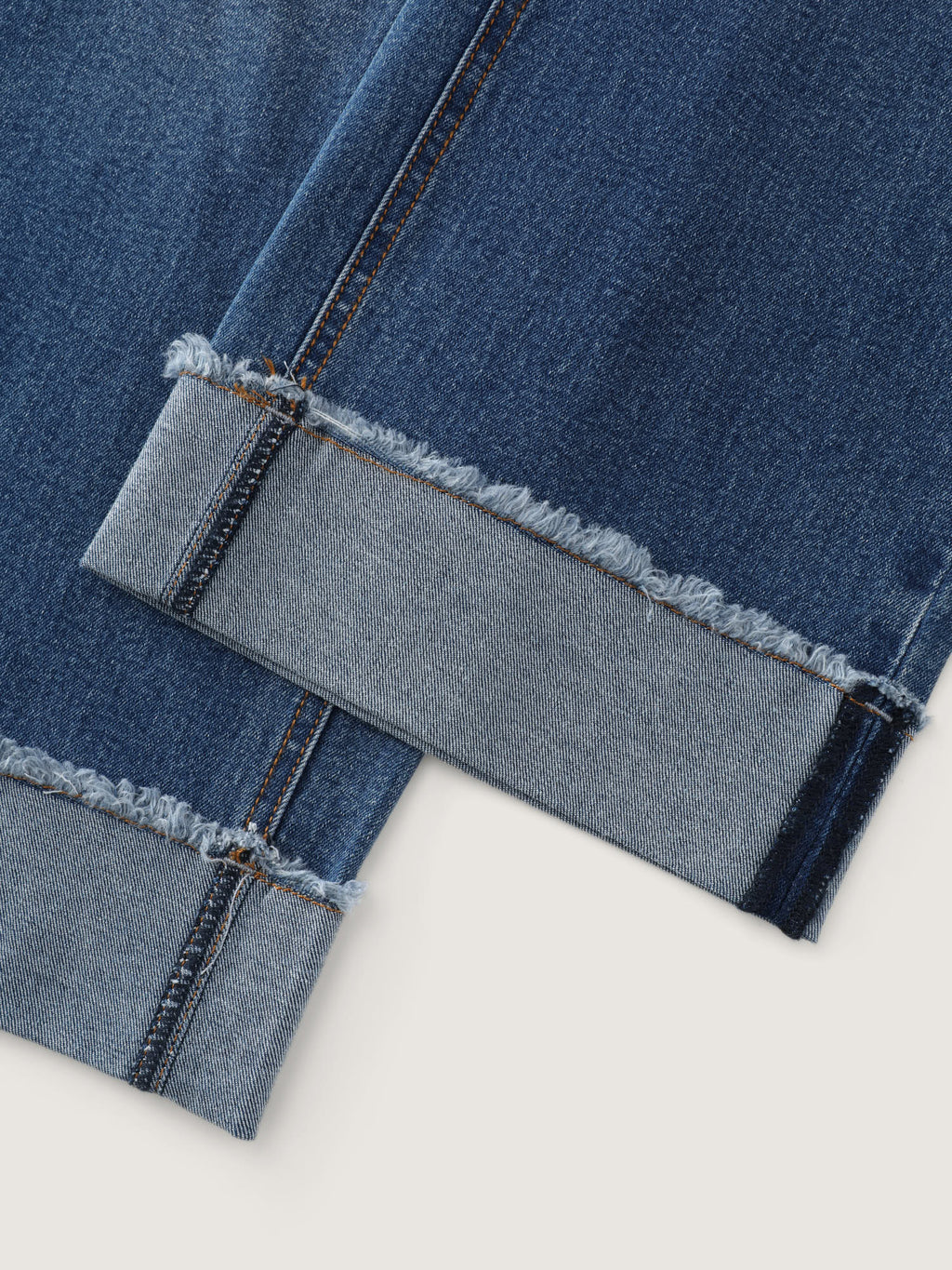 Stretchy Folded Hem Straight-Leg Jeans
