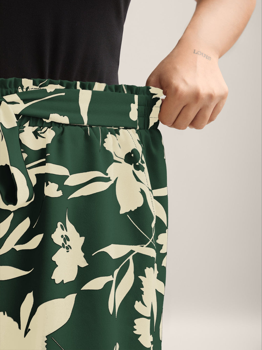 Large Flower Print Belted Straight-Leg Shorts