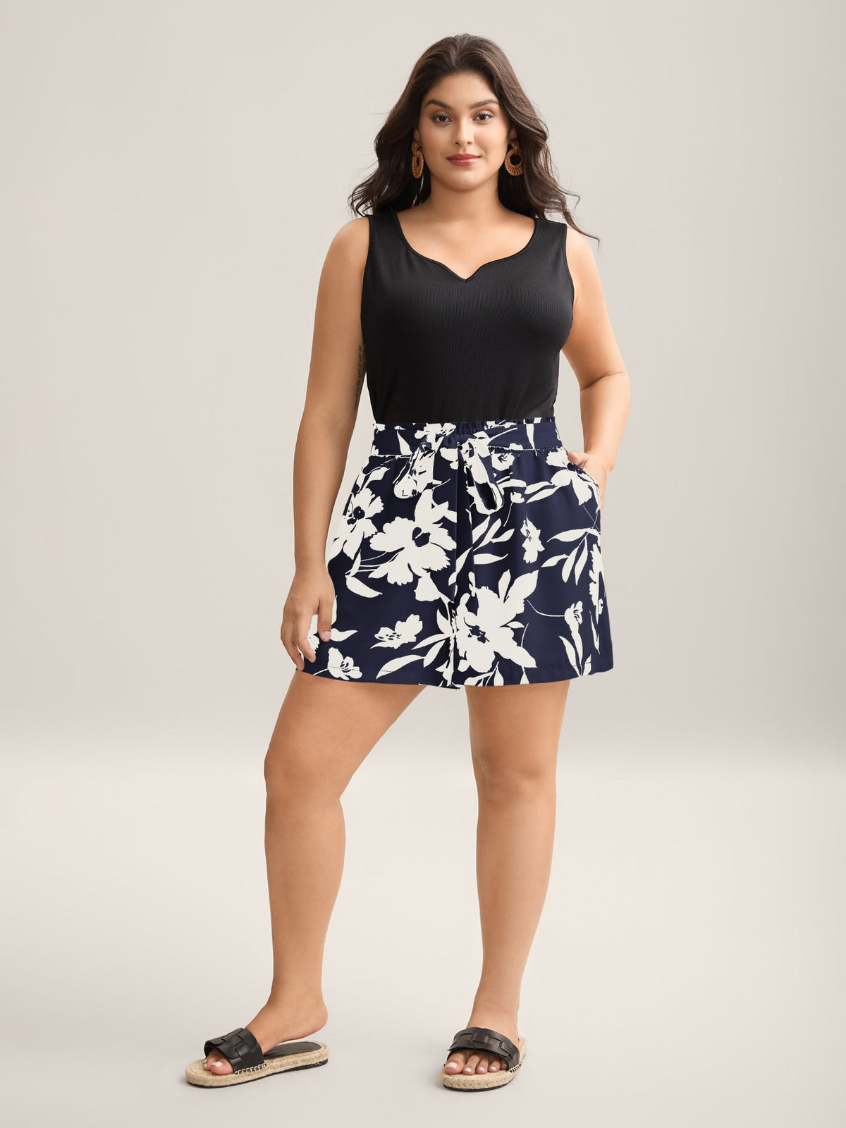 Large Flower Print Belted Straight-Leg Shorts