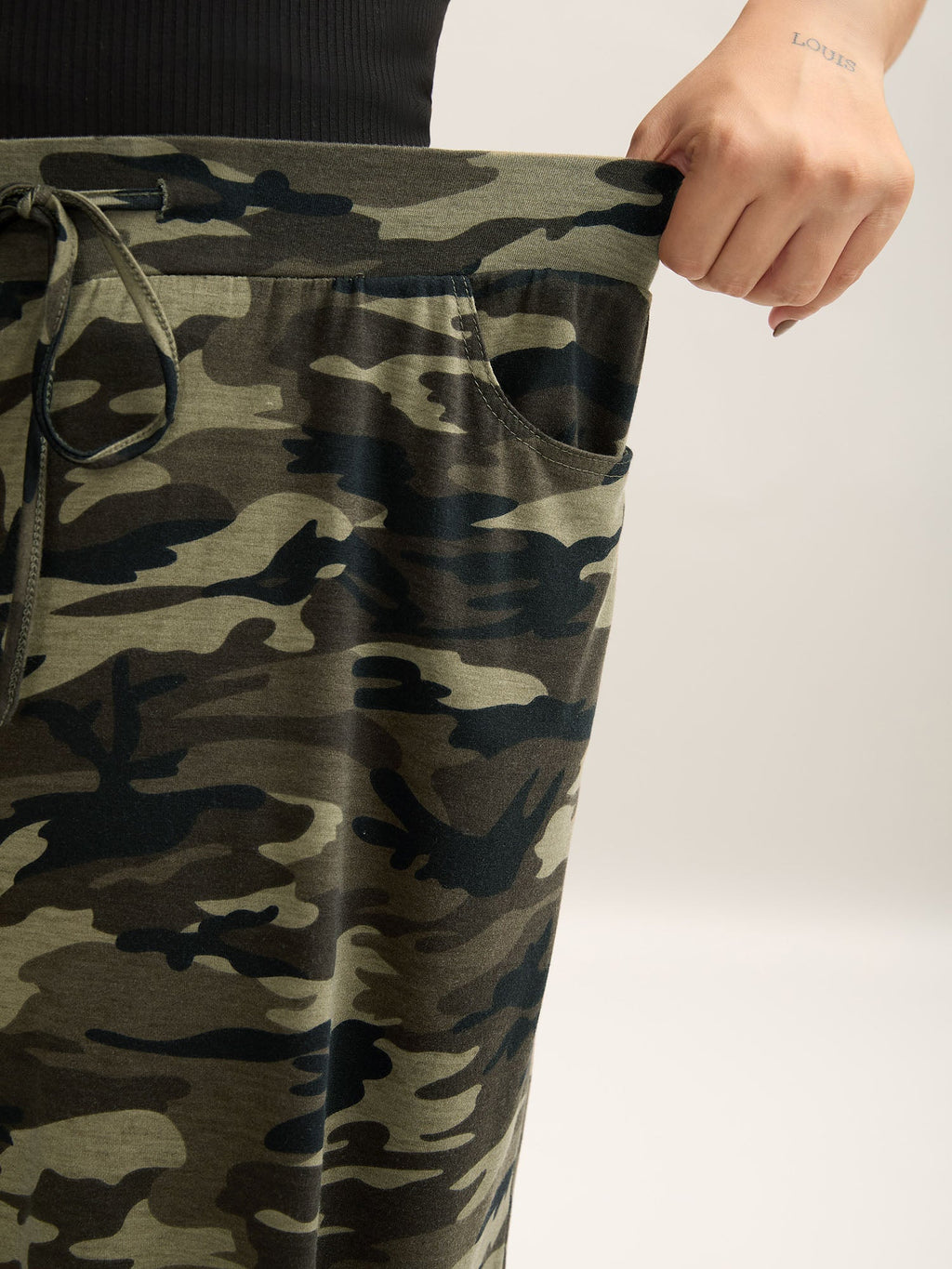 Camouflage Tie-Waist Wide-Leg Capri Pants