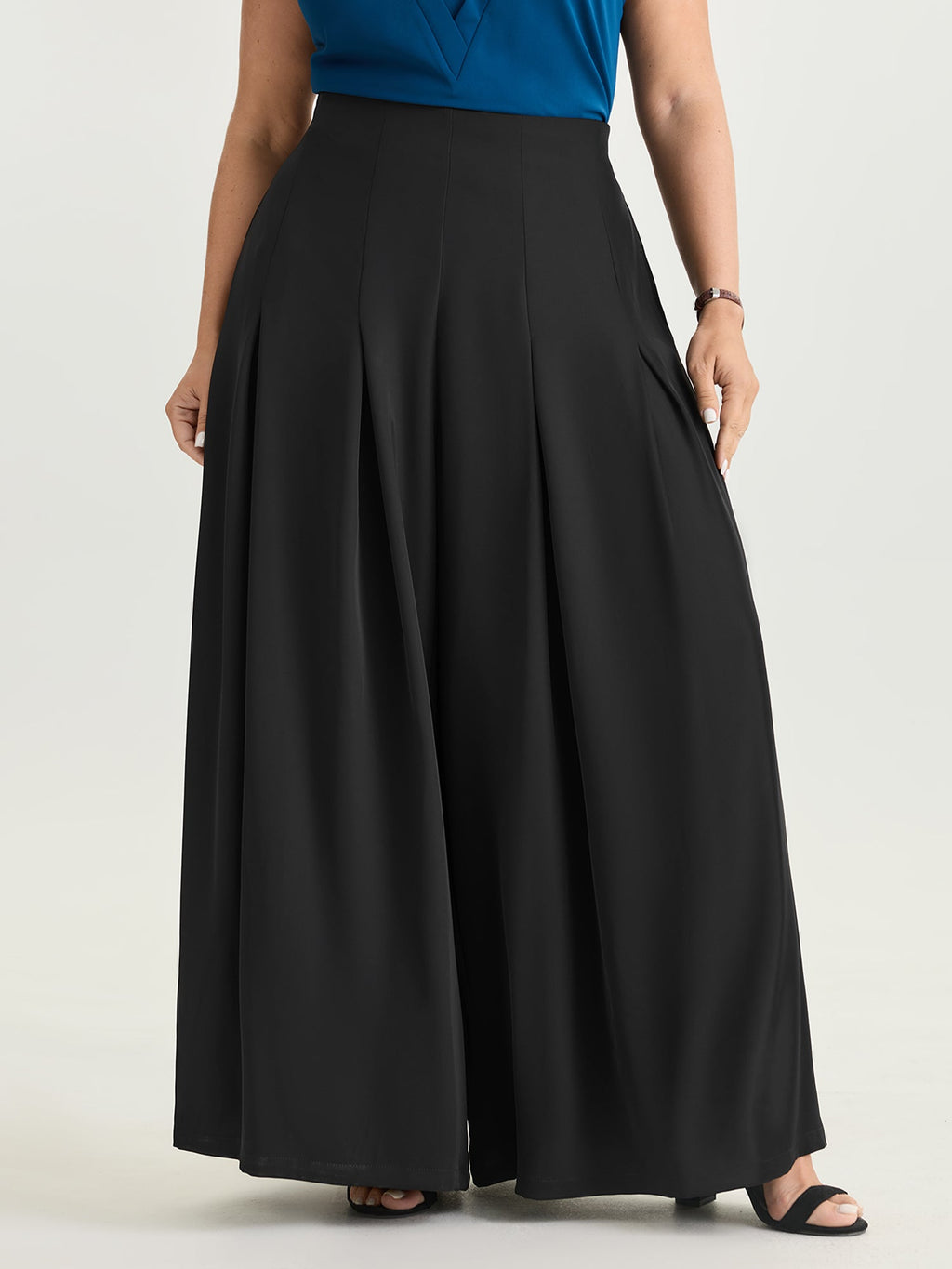 Classic Pleated Wide-Leg Pants