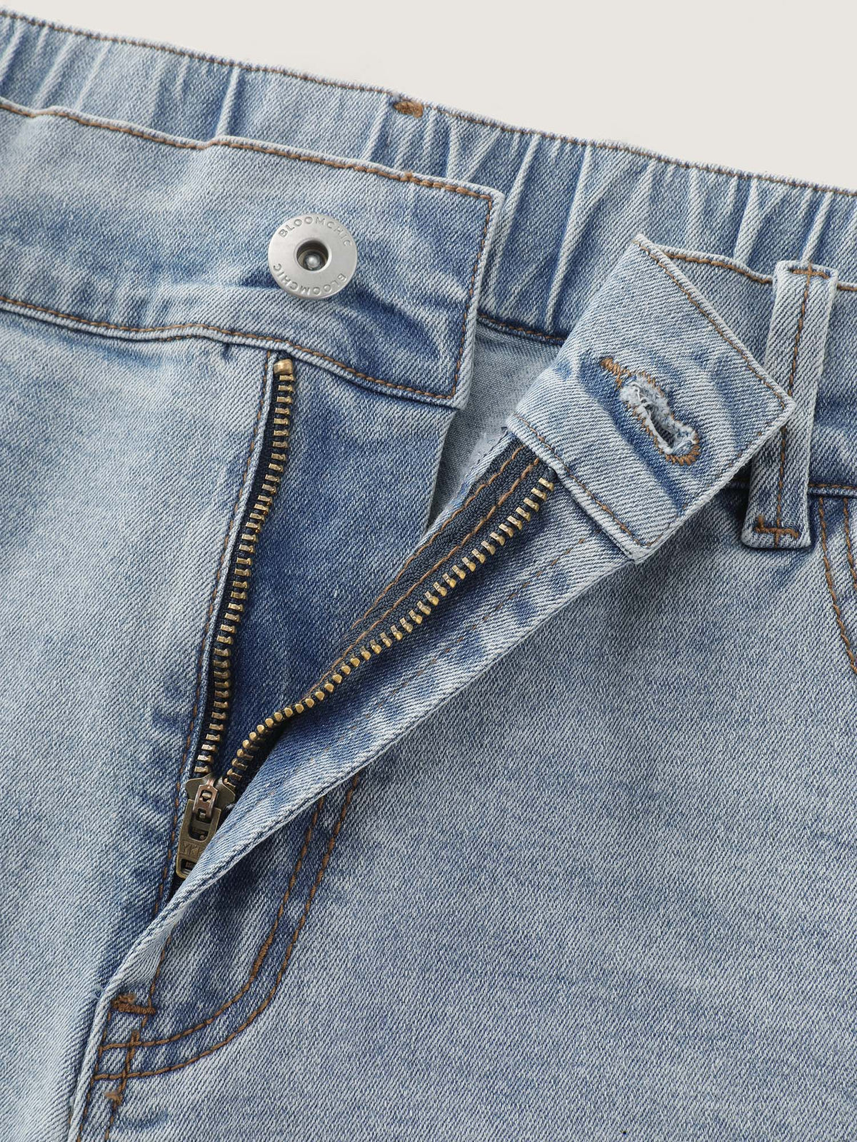 Stretchy Raw Hem Straight-Leg Denim Shorts