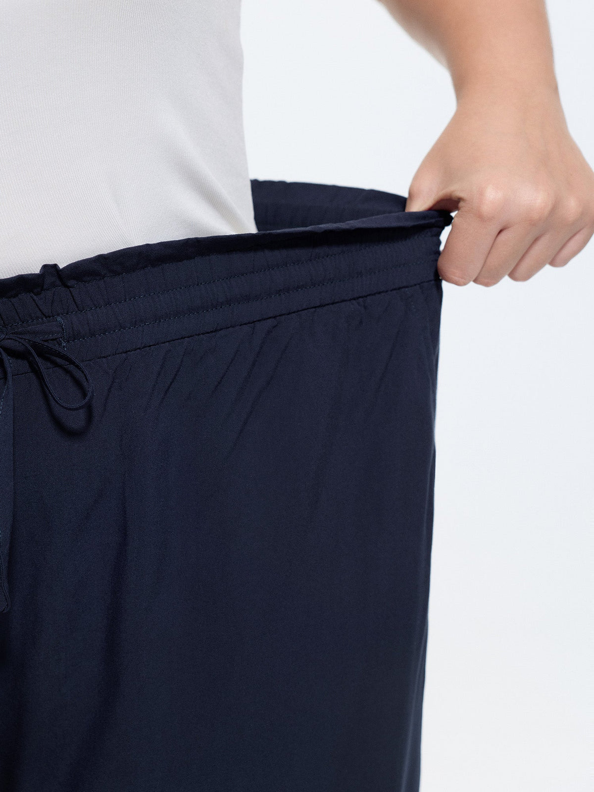 Drawstring Waist Pockets Relaxed-Fit Shorts