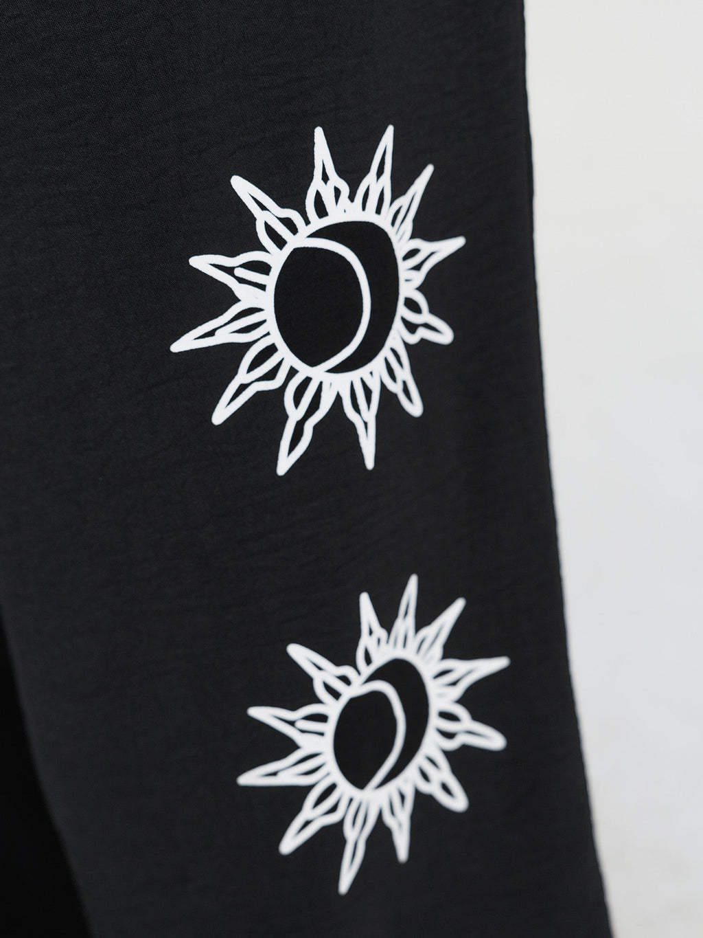 Monochrome Floral Pattern Pants