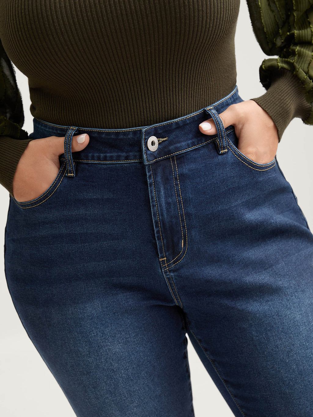 No Waist Gap Flared Cropped Jeans