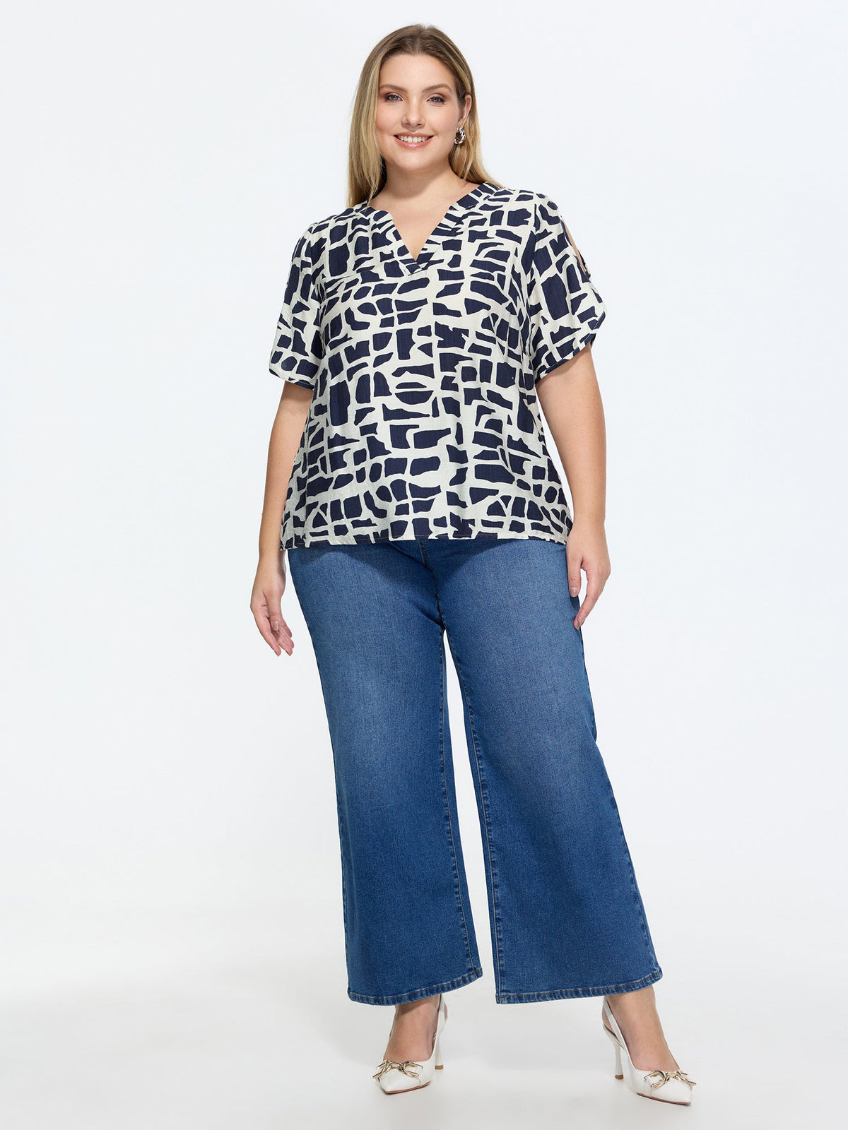Geometric Print Petal Sleeve Blouse