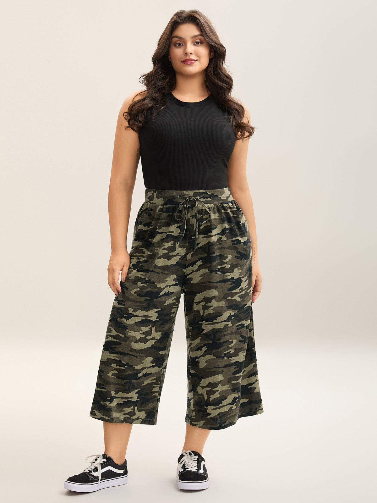 Camouflage Tie-Waist Wide-Leg Capri Pants