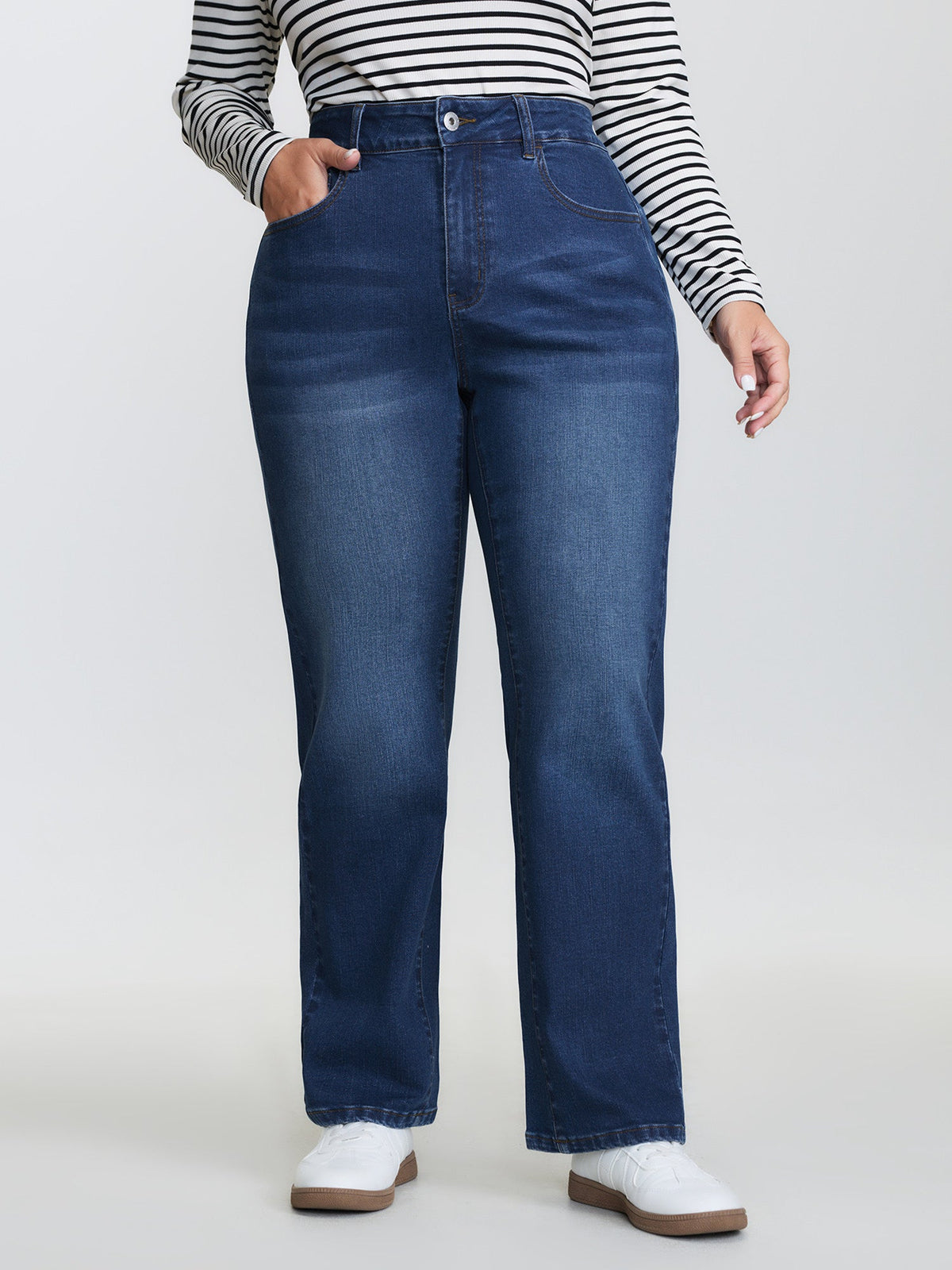 Thigh-Friendly Back Elastic Waist Straight-Leg Jeans