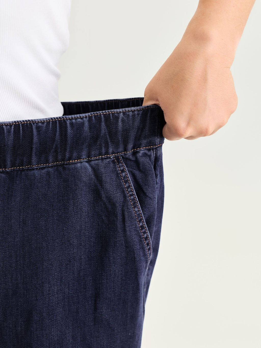 Elastic Drawstring Waistband Wide-Leg Jeans