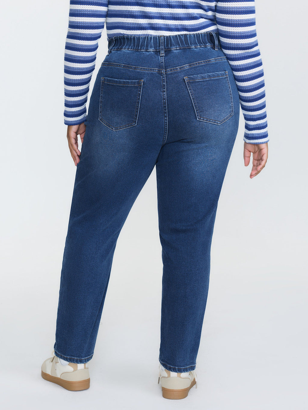 Mid-Rise Curve-Flattering Boyfriend Jeans