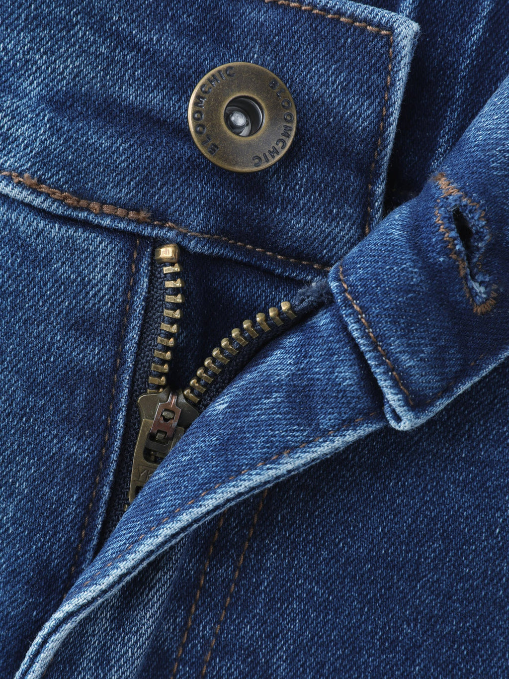Mid-Rise Curve-Flattering Boyfriend Jeans
