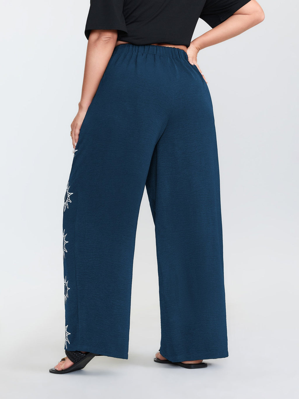 Monochrome Floral Pattern Pants