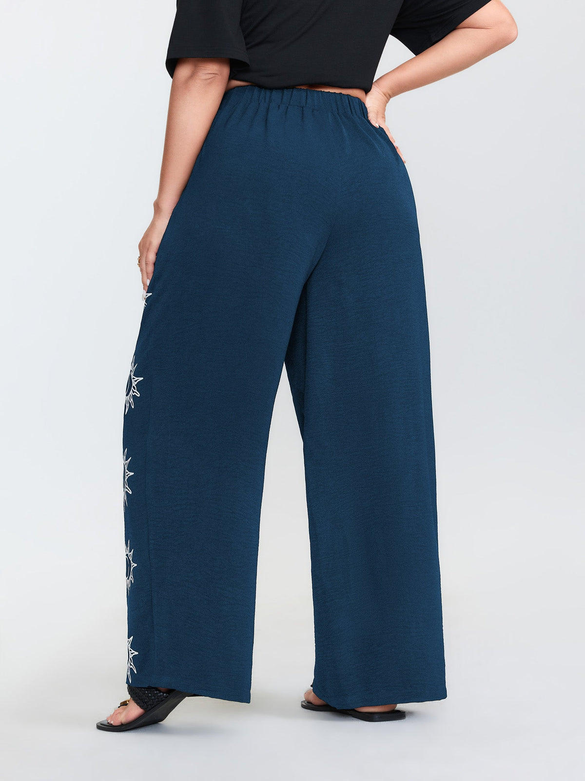 Monochrome Floral Pattern Pants