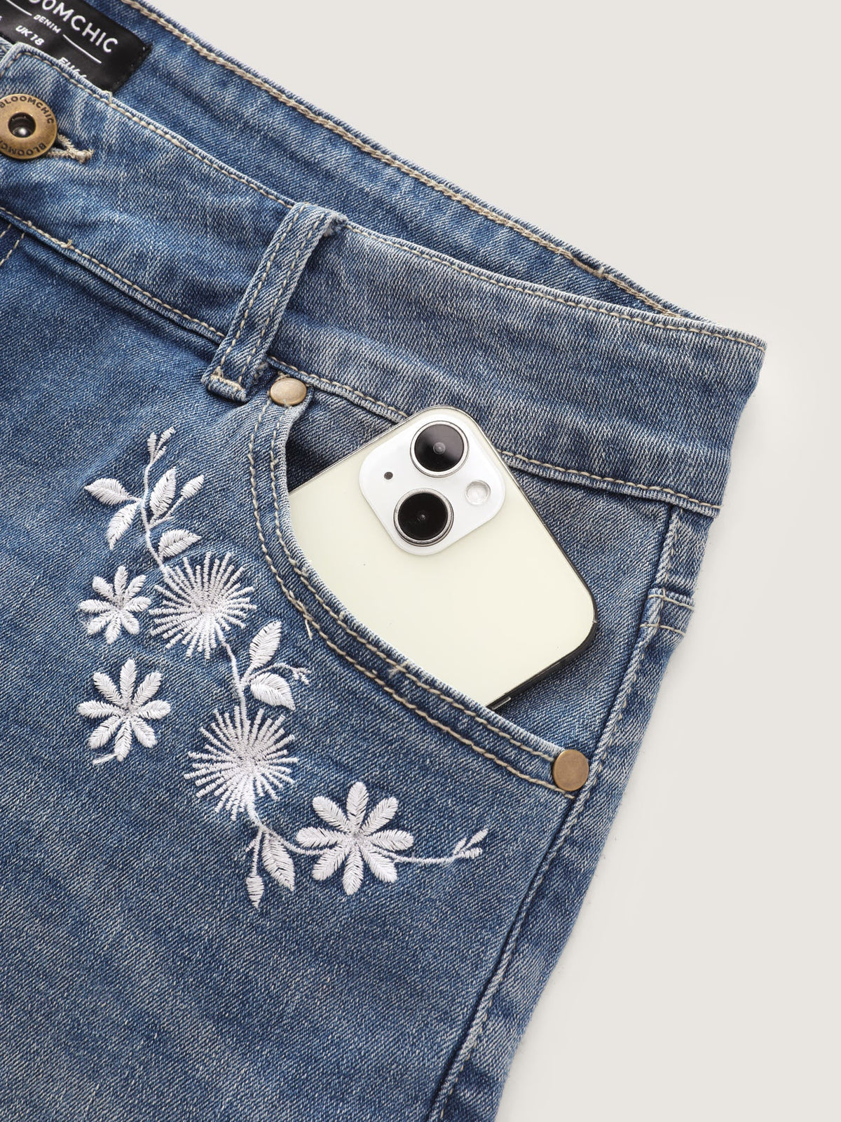 No Gap Waist Skinny-Fit Denim Shorts
