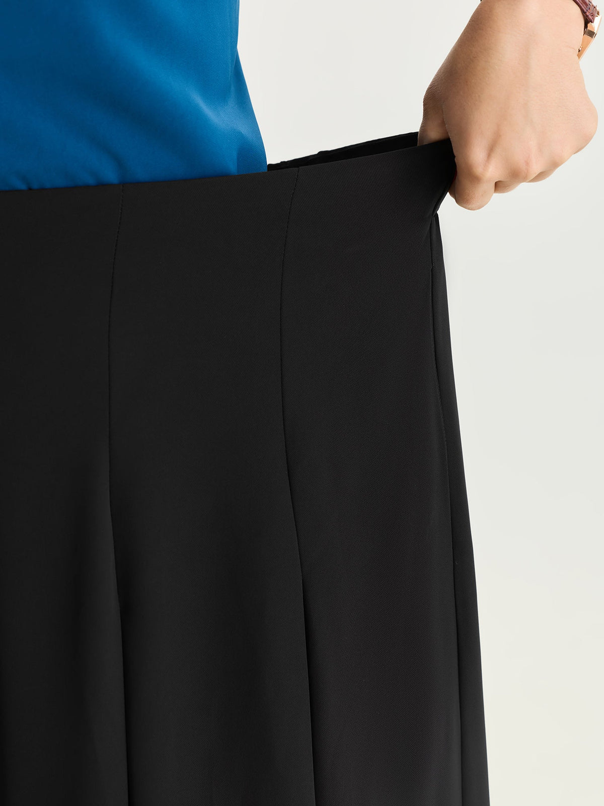 Classic Pleated Wide-Leg Pants