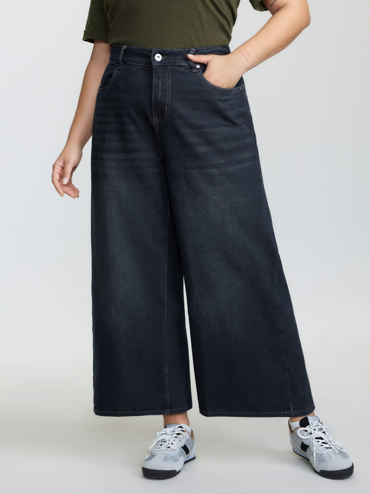 Pull-On Stretchy-Waist Wide-Leg Jeans