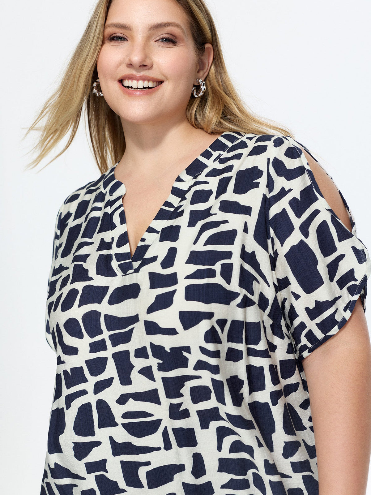 Geometric Print Petal Sleeve Blouse