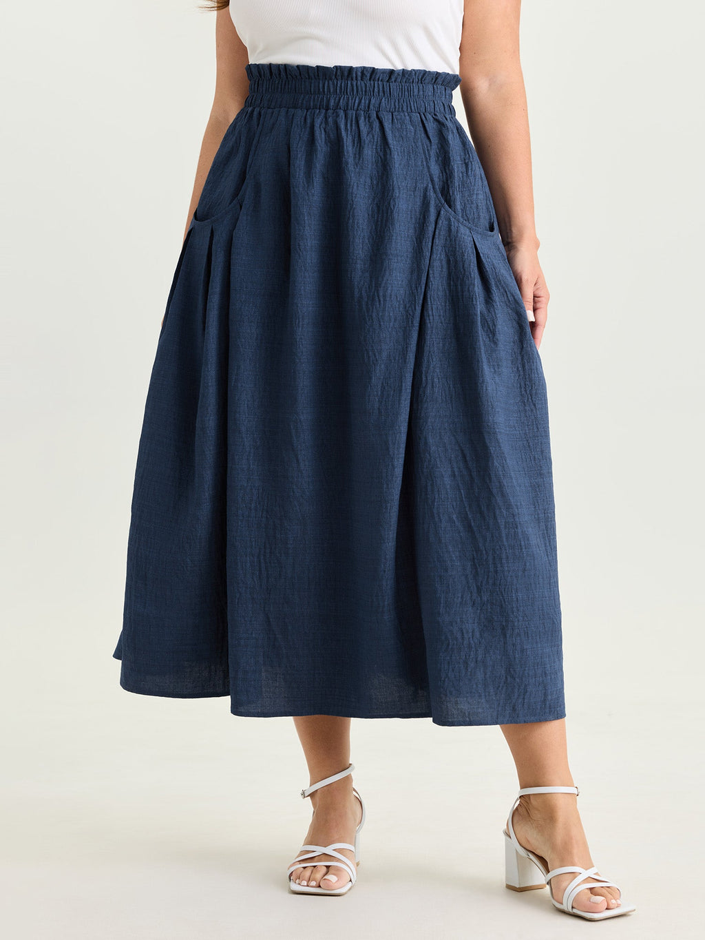 Drop Pockets Pleated Maxi Skirt