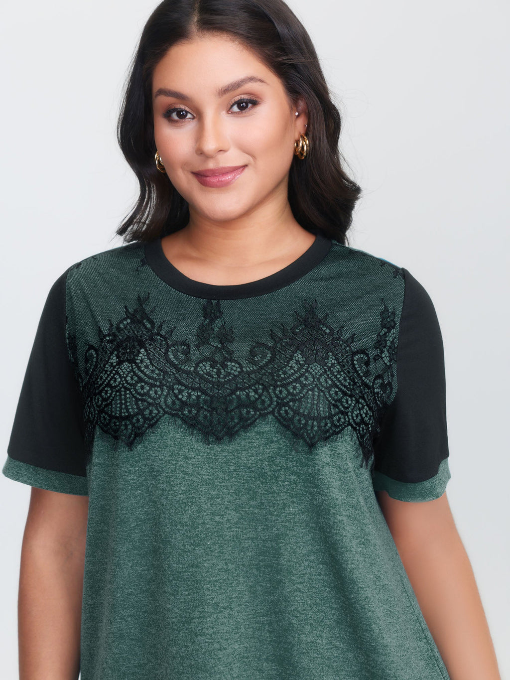 Stretchy Scalloped Lace Color Contrast T-Shirt