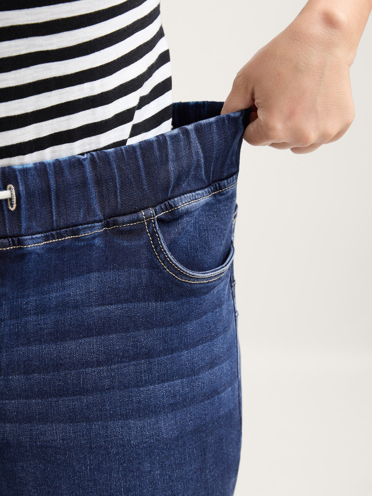 Drawstring Stretchy Waist Skinny-Fit Jeans