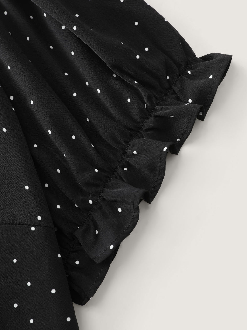 Micro Dots Charm Pleated Blouse