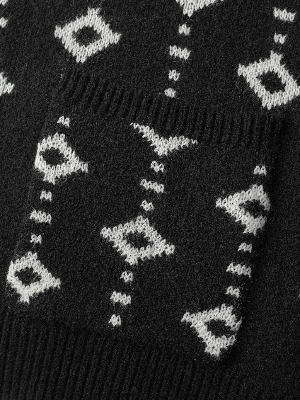 Supersoft Geometric Pattern Pockets Button Knit Cardigan