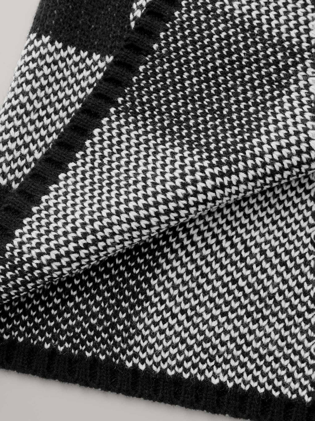 Checkered Jacquard Folded Collar Knit Cardigan