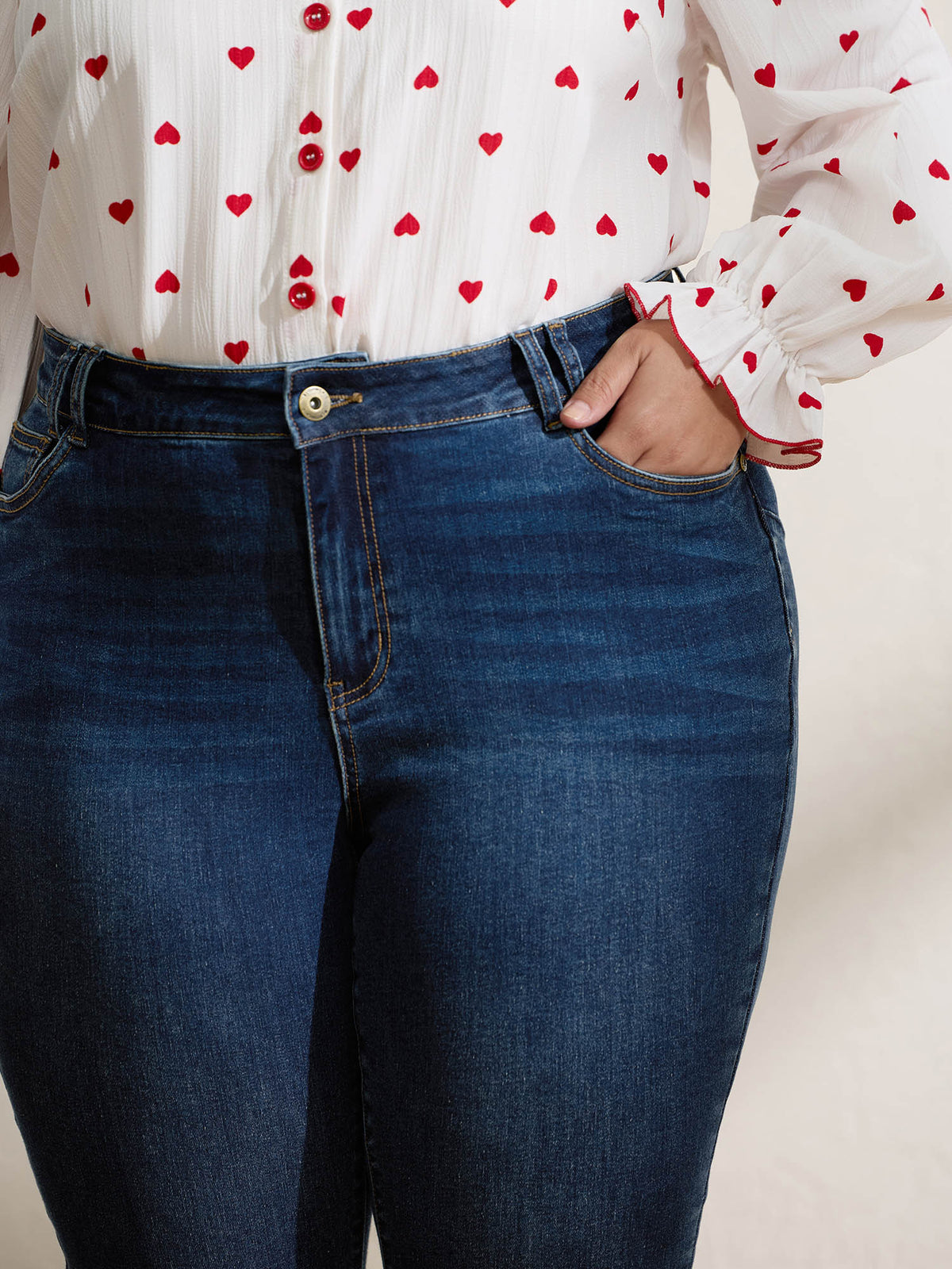 Stretchy Frayed Hem Bootcut Jeans