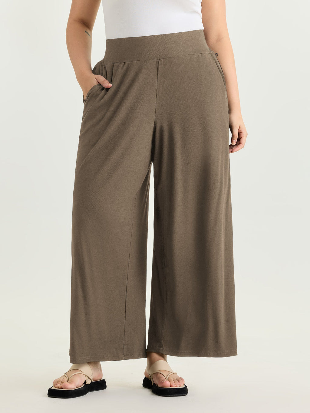 Stretchy Waist Straight-Leg Pants