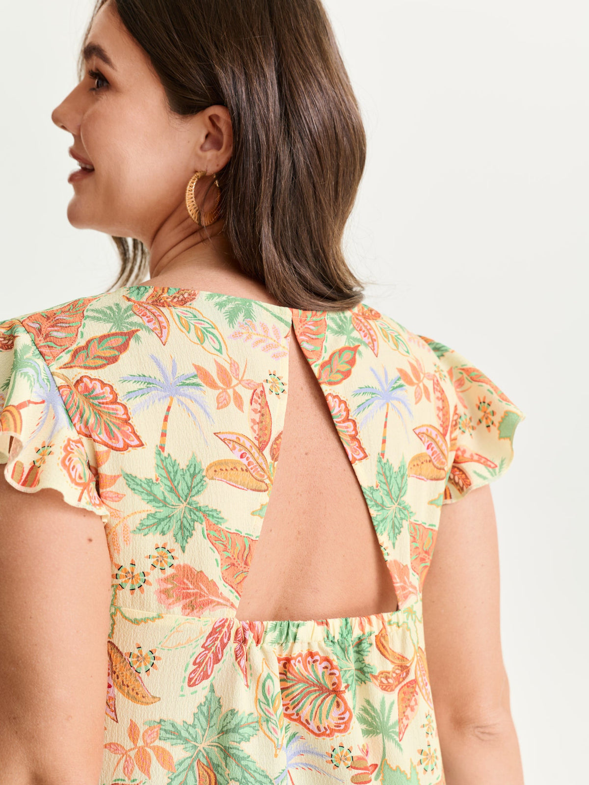 Bright Floral Texture Open-Back Blouse