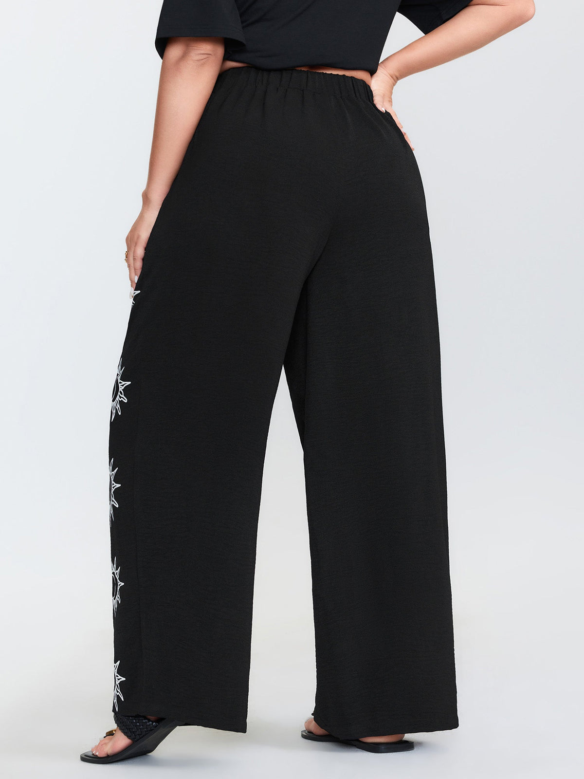 Monochrome Floral Pattern Pants