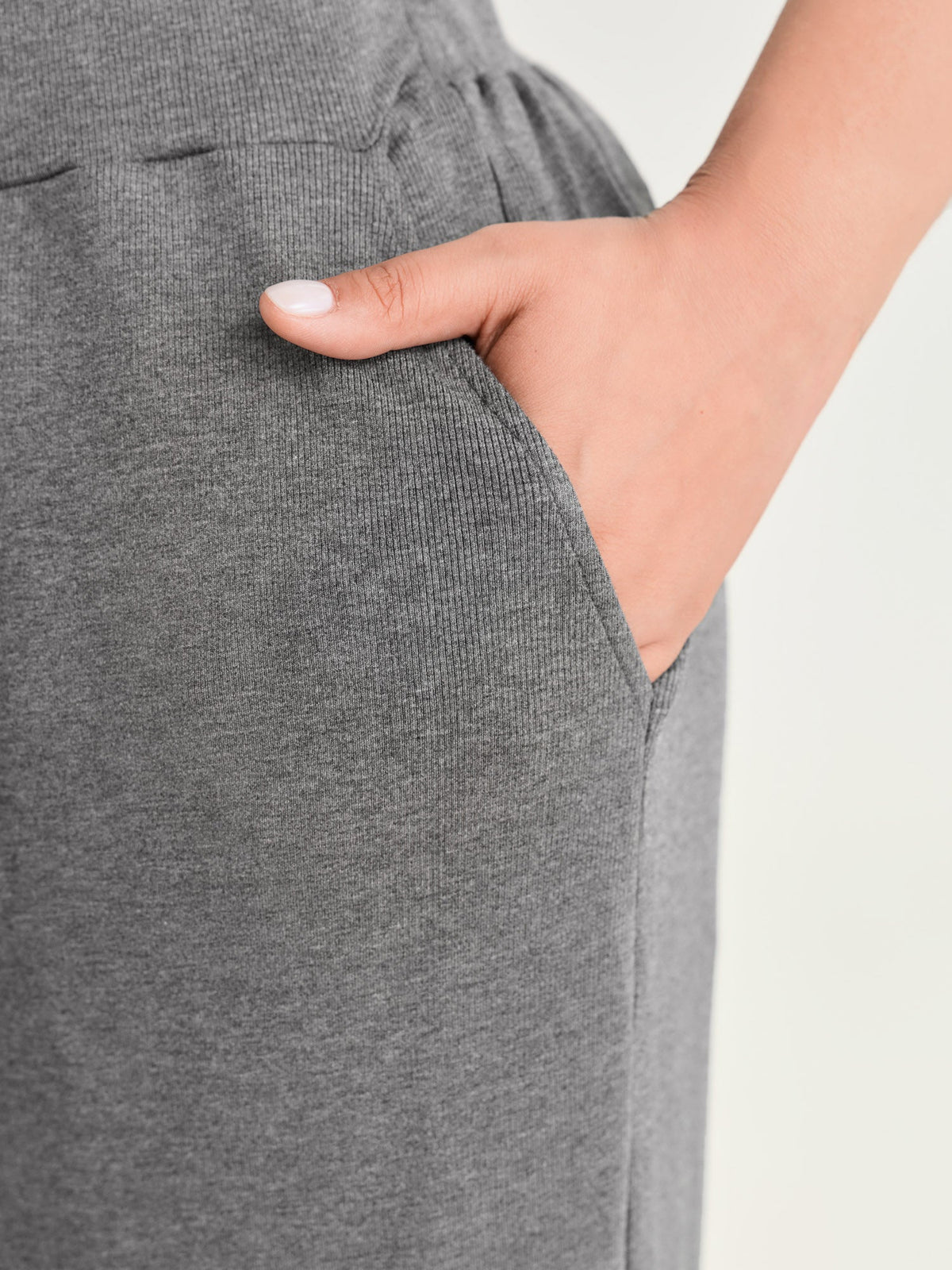 Stretchy Waist Straight-Leg Pants